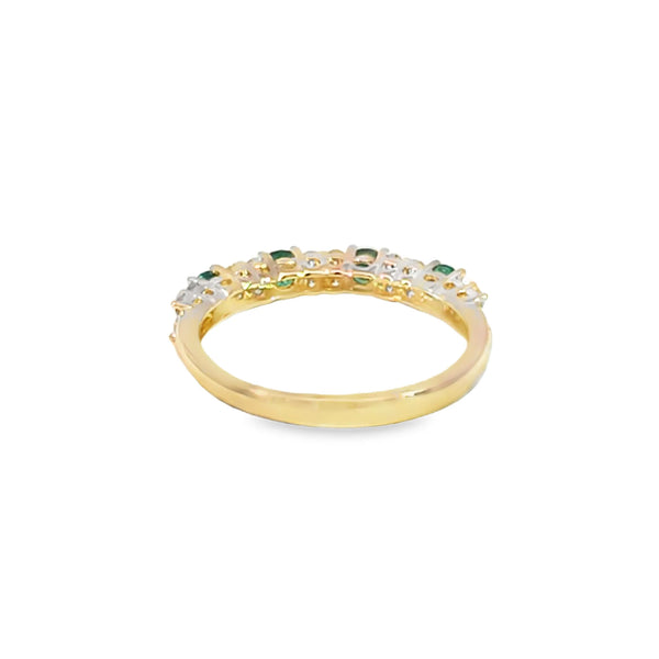 Churumbela en oro amarillo de 14K con diamantes de 0.29 ct y esmeralda de 0.46 ct
