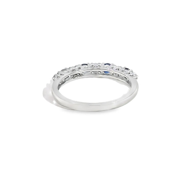 Churumbela en oro blanco de 14K con diamantes de 0.29 ct y zafiros de 0.46 ct