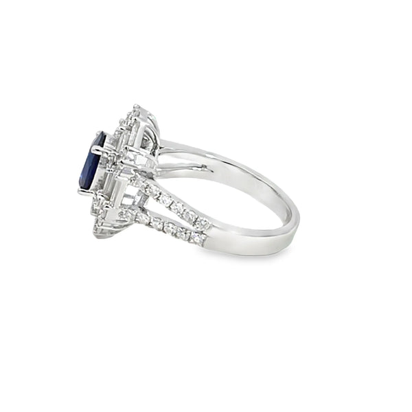 Anillo para dama en oro blanco de 14K con diamantes de 1.06 ct y zafiro de 1.14 ct