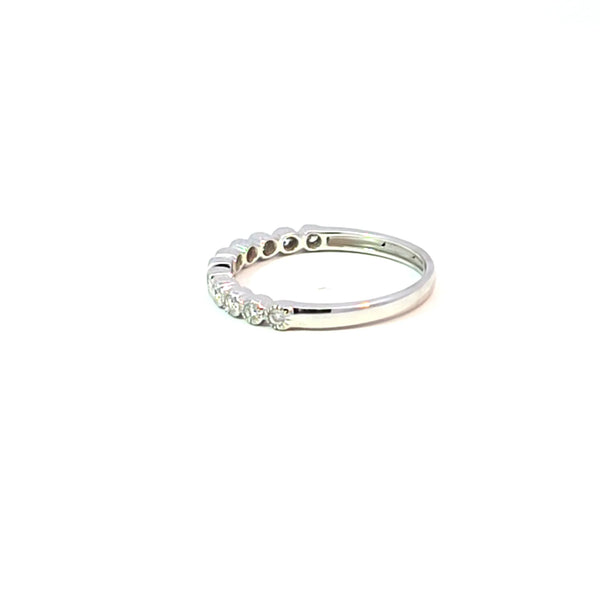 Churumbela en 18k en Oro Blanco con 0.13 CT en Diamantes