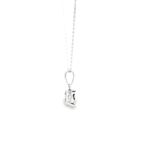 Dije con cadena en oro blanco de 14K con 0.25 ct en diamante HSI