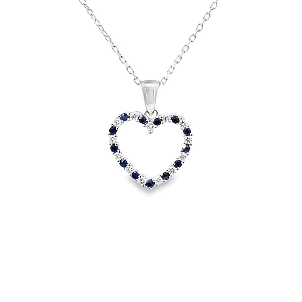 Dije con cadena en oro blanco de 14K con zafiro corazón de 0.13 ct