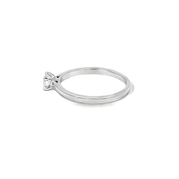 Anillo solitario en oro blanco de 14K con diamante H SI1 de 0.25 ct