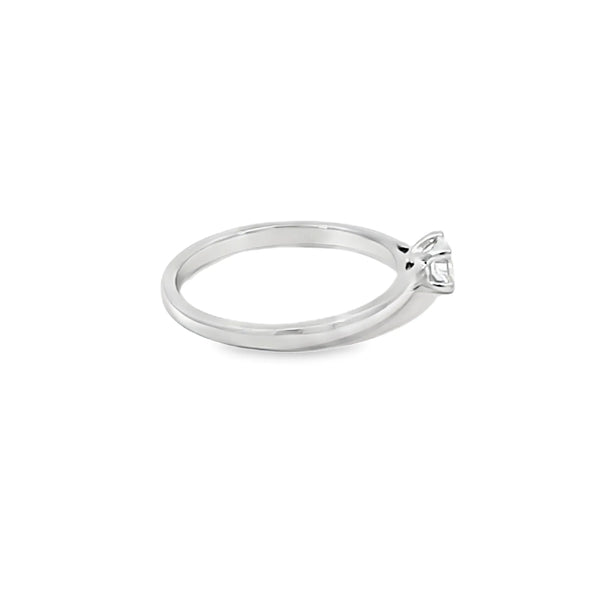 Anillo solitario en oro blanco de 14K con diamante H SI1 de 0.25 ct