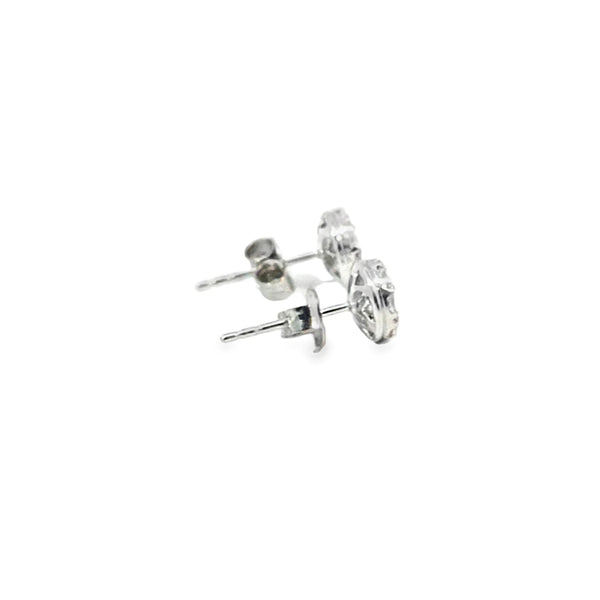 Broquel Brillante en Oro Blanco de 14K con Diamante de 0.70 ct, calidad H VS1.