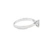 Anillo solitario en oro blanco de 14K con un diamante de 0.25 ct