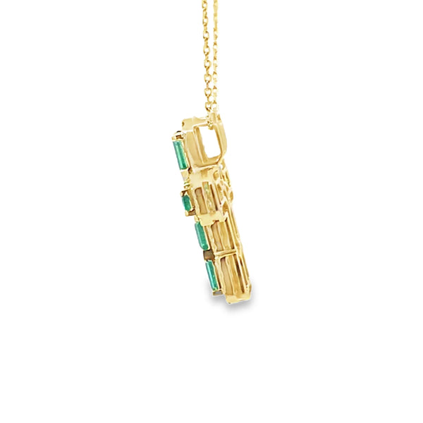 Cruz con cadena en oro amarillo de 14K con 0.36 ct de diamantes y 2.23 ct de esmeraldas