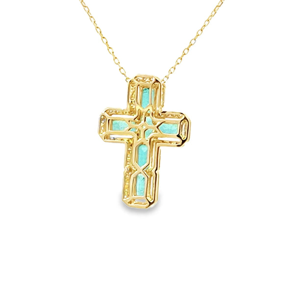 Cruz con cadena en oro amarillo de 14K con 0.36 ct de diamantes y 2.23 ct de esmeraldas