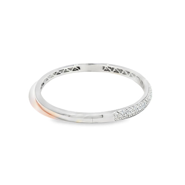 Brazalete de oro de 18K con diamantes de 1.54 ct, elegancia suprema