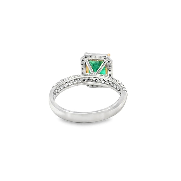 Anillo para Dama en 14K en Oro Blanco con 0.67CT en Esmeralda