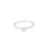 Anillo solitario en oro blanco de 14K con un diamante de 0.15 ct