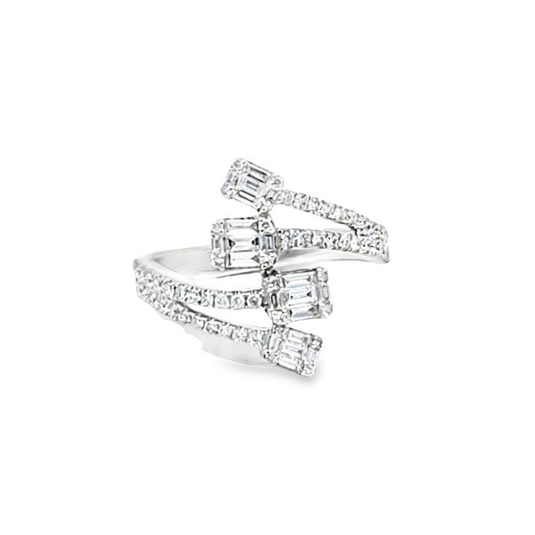 Anillo para dama en oro blanco de 18K con 0.66 ct en diamantes