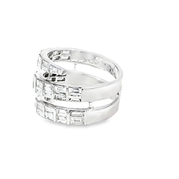 Anillo para dama en oro blanco de 18K con 1.93 ct en diamantes