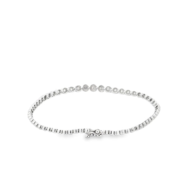 Brazalete en oro blanco de 18K con 1.15 ct en diamantes