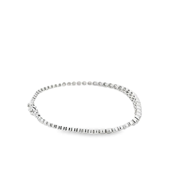 Brazalete en oro blanco de 18K con 1.15 ct en diamantes