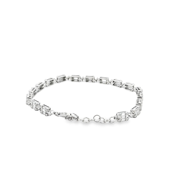Brazalete en oro blanco de 14K con 2.31 ct de diamantes