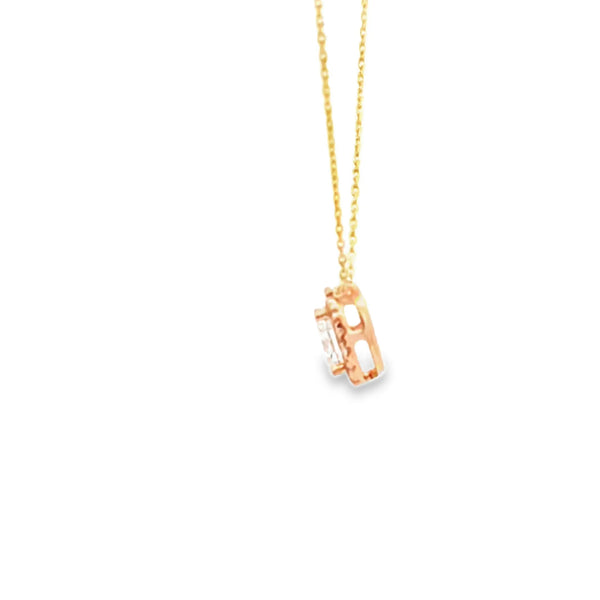 Dije con cadena en oro amarillo de 14K con diamante ovalado de 0.37 ct