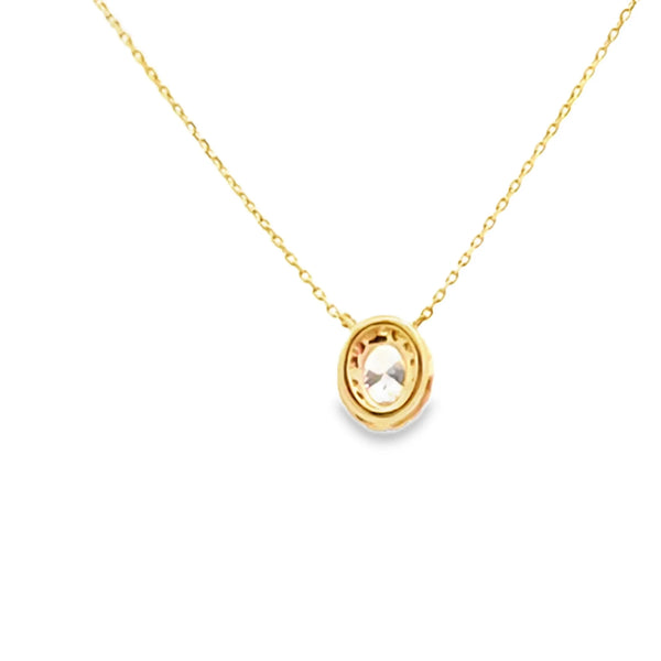 Dije con cadena en oro amarillo de 14K con diamante ovalado de 0.37 ct