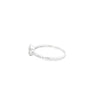 Anillo solitario en oro blanco de 14K con diamante ovalado entre 0.11 y 0.26 ct