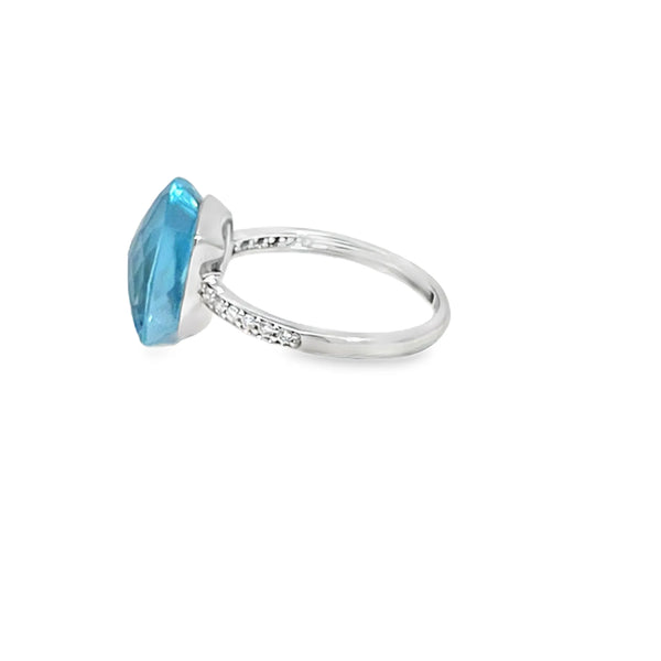 Anillo femenino en oro blanco de 14K con diamante de 0.09 ct, diseño elegante