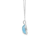 Dije en oro blanco de 14K con diamante de 0.02 ct, diseño refinado