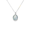 Dije en oro blanco de 14K con diamante de 0.02 ct, diseño refinado