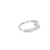 Anillo femenino en oro blanco de 18K con diamante de 0.65 ct, estilo distinguido