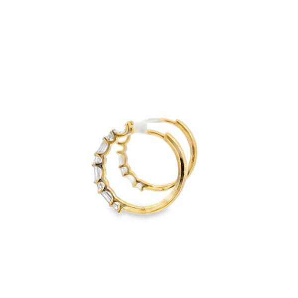 Aretes de oro amarillo de 18K con diamante de 0.27 ct y topacio azul de 0.48 ct, diseño vibrante