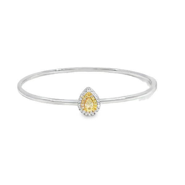 Brazalete de oro de 18K con diamantes de 0.56 ct, lujo discreto