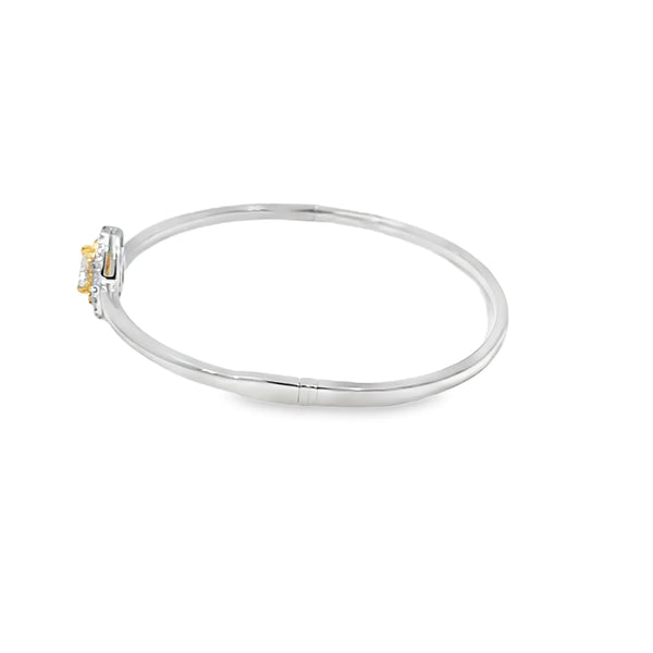 Brazalete de oro de 18K con diamantes de 0.56 ct, lujo discreto