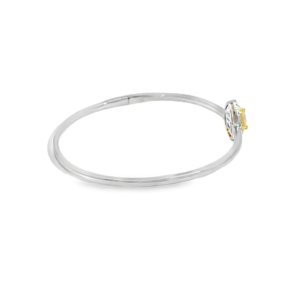 Brazalete de oro de 18K con diamantes de 0.56 ct, lujo discreto