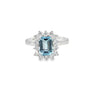 Anillo de oro blanco de 18K con diamante de 0.60 ct y aguamarina de 1.65 ct, diseño encantador