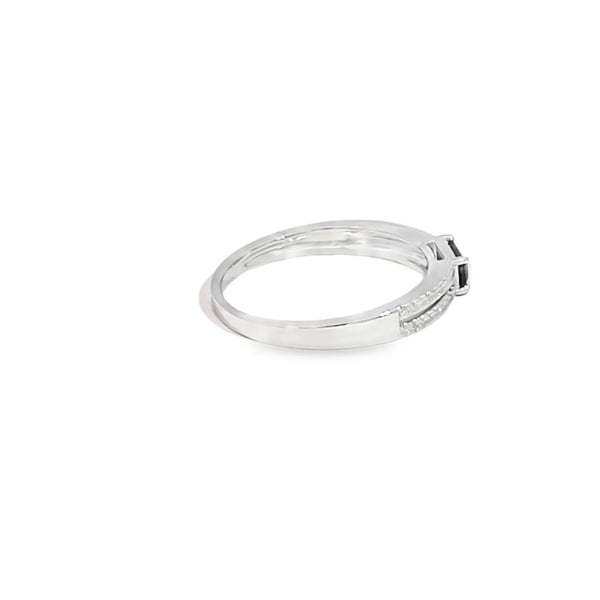 Anillo dama en oro blanco de 14K con diamante de 0.10CT