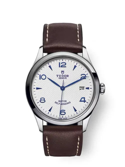 Reloj Tudor 1926 en acero de 39MM movimiento automático, esfera opalina con correa de piel