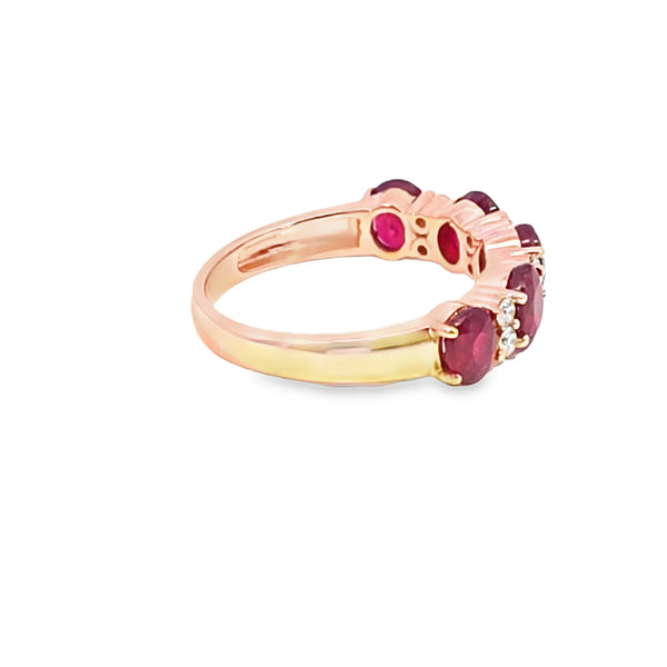 Anillo de dama en oro de 14K con diamante de 0.21 ct y rubí de 3.02 ct