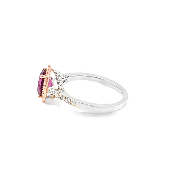 Anillo de dama en oro de 14K OB con diamante de 0.60 ct y garnet de 1.58 ct