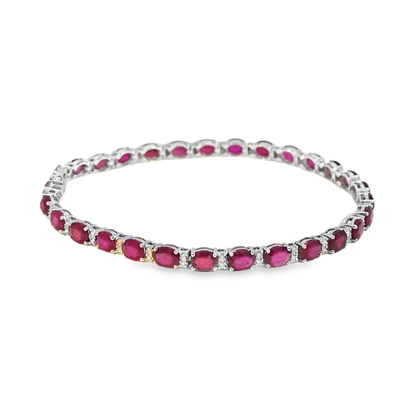 Brazalete en oro blanco de 14K con diamantes de 0.31 ct y rubís de 10 ct