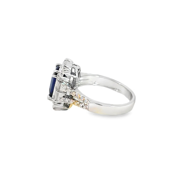 Anillo para dama en oro blanco de 14K con diamantes de 1.01 ct y zafiro de 1.92 ct