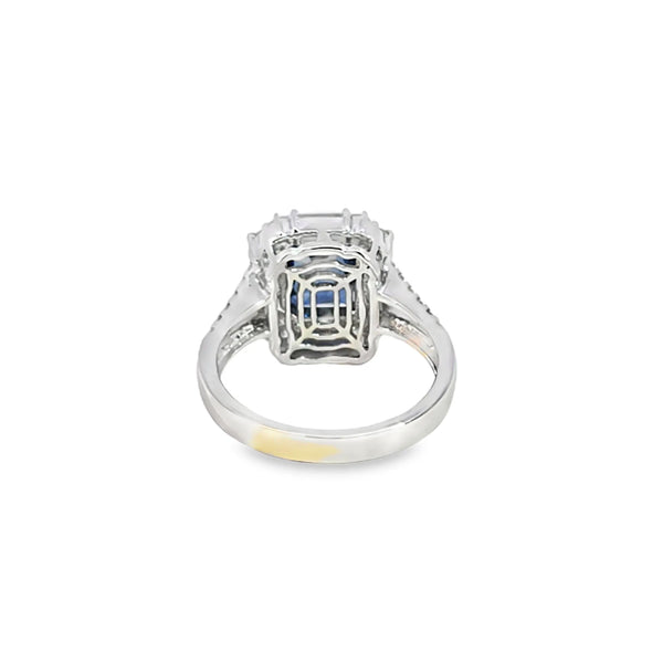 Anillo para dama en oro blanco de 14K con diamantes de 1.01 ct y zafiro de 1.92 ct