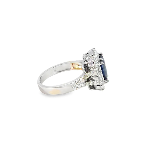 Anillo para dama en oro blanco de 14K con diamantes de 1.01 ct y zafiro de 1.92 ct