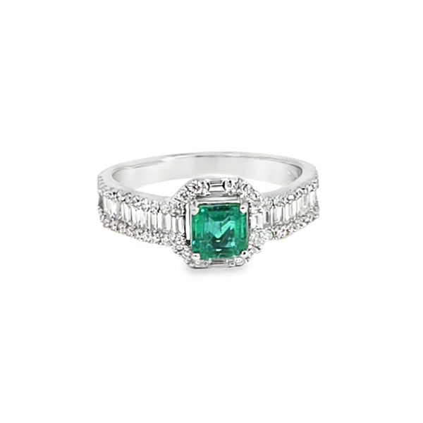Anillo para dama en oro blanco de 14K con diamantes de 0.78 ct y esmeralda de 0.66 ct