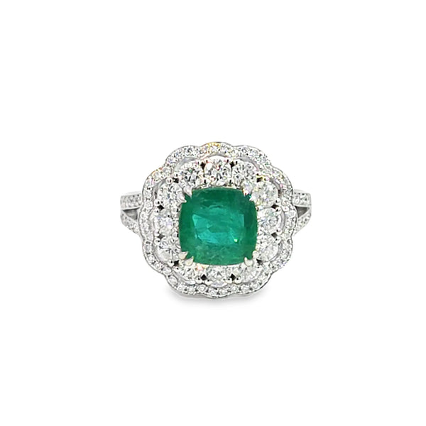 Anillo para dama en oro blanco de 14K con diamantes de 1.21 ct y esmeralda de 2.70 ct