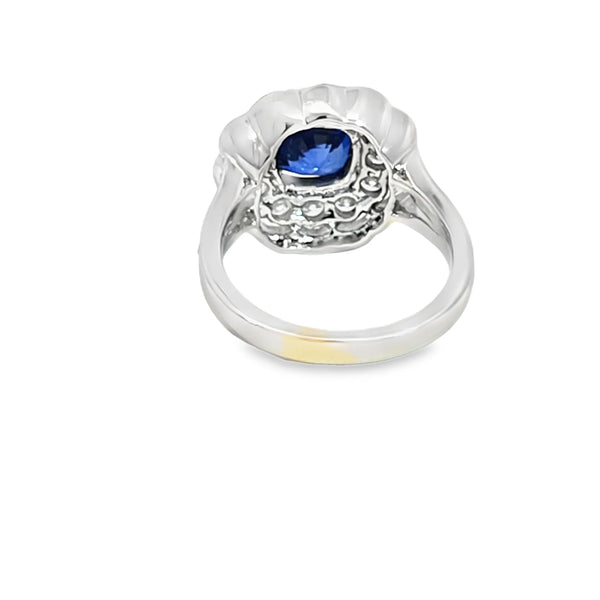 Anillo para dama en oro blanco de 14K con diamantes de 1.21 ct y zafiro de 2.25 ct