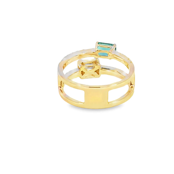 Anillo para dama en oro amarillo de 14K con diamantes de 0.70 ct y esmeralda de 0.51 ct