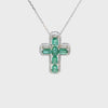 Cruz con cadena en oro blanco con 0.36 ct en diamantes y 2.23 ct en esmeraldas